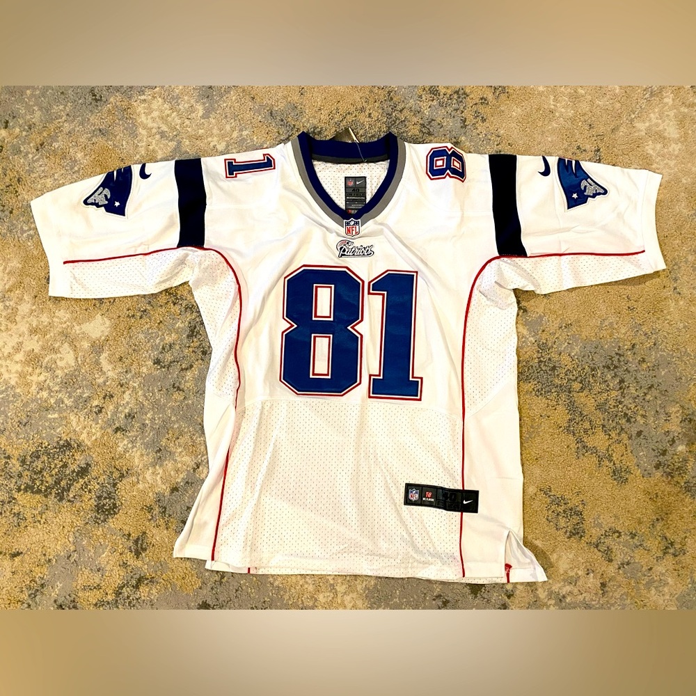 NFL Patriots Hernandez jersey Men’s Medium NWT